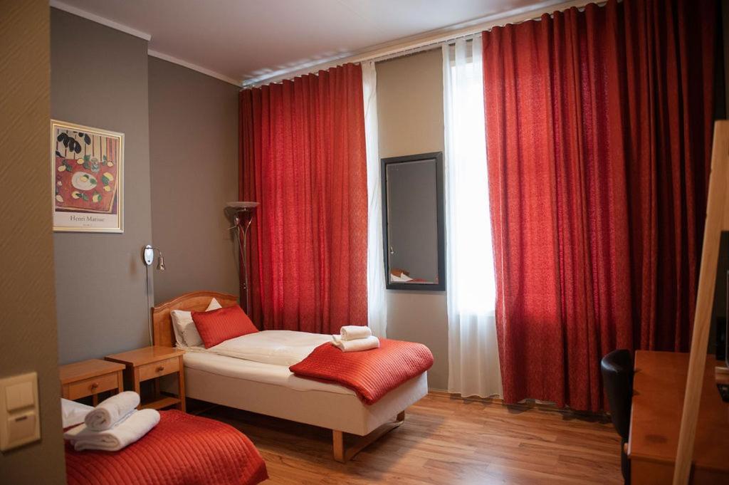 Henriks Hotell Skien Exterior photo